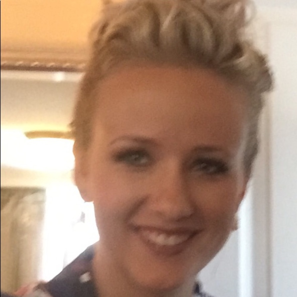 Meet your Posher, Danielle